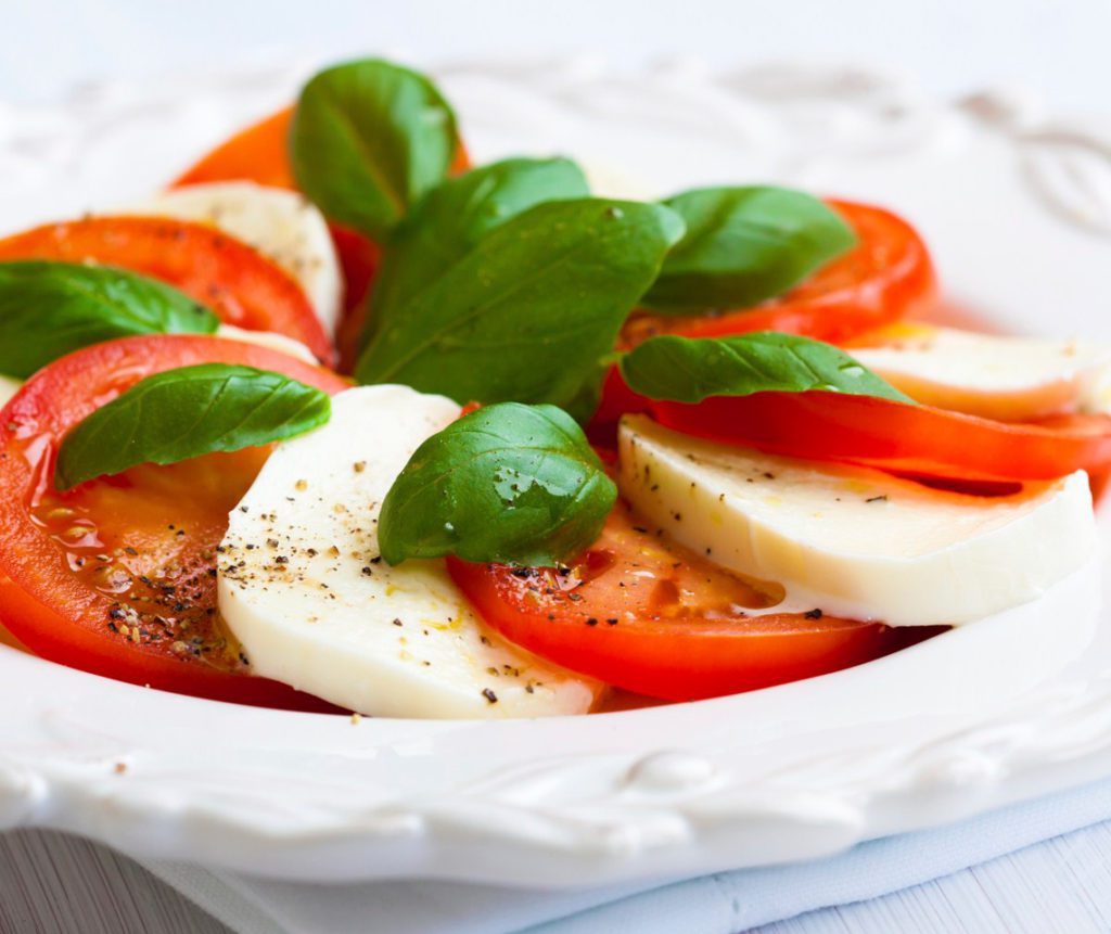 caprese салат