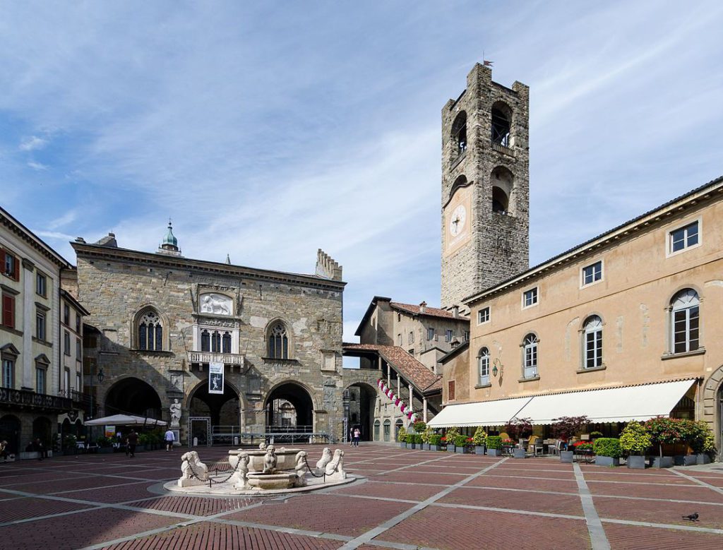 Piazza Vecchia Бергамо